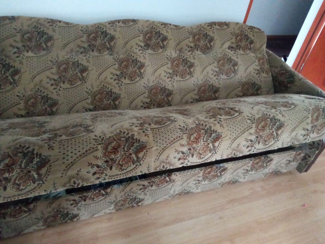 Oddam wersalkę w dobrym stanie