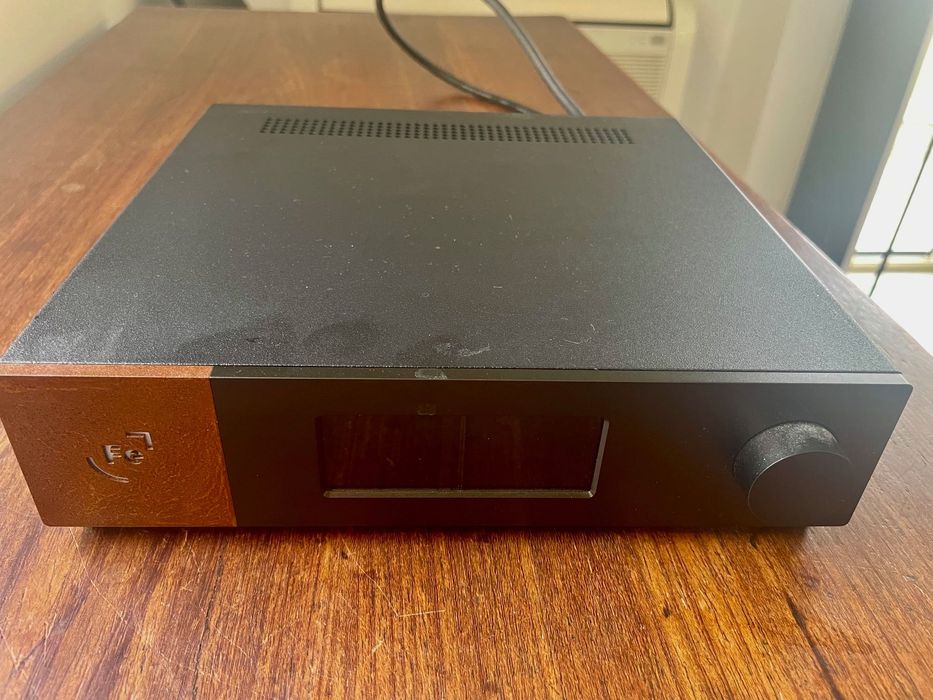 Network Streamer Wattson Audio Emerson Digital e Fonte de alimentação