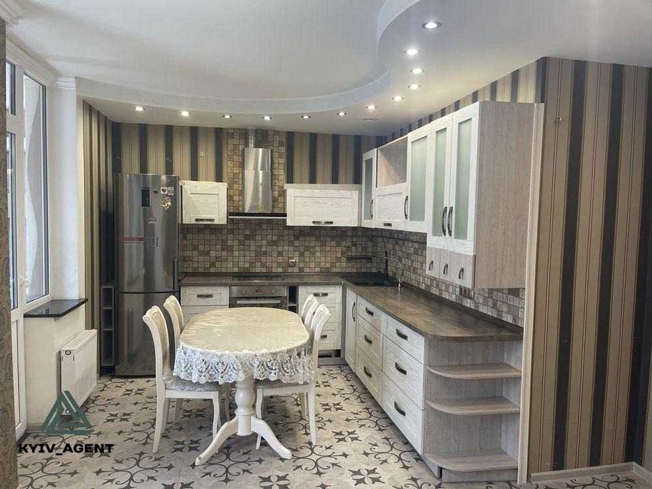 Видова 3-кімнатна (Студія + 2 окремі спальні) по вул. Урлівська, 23В