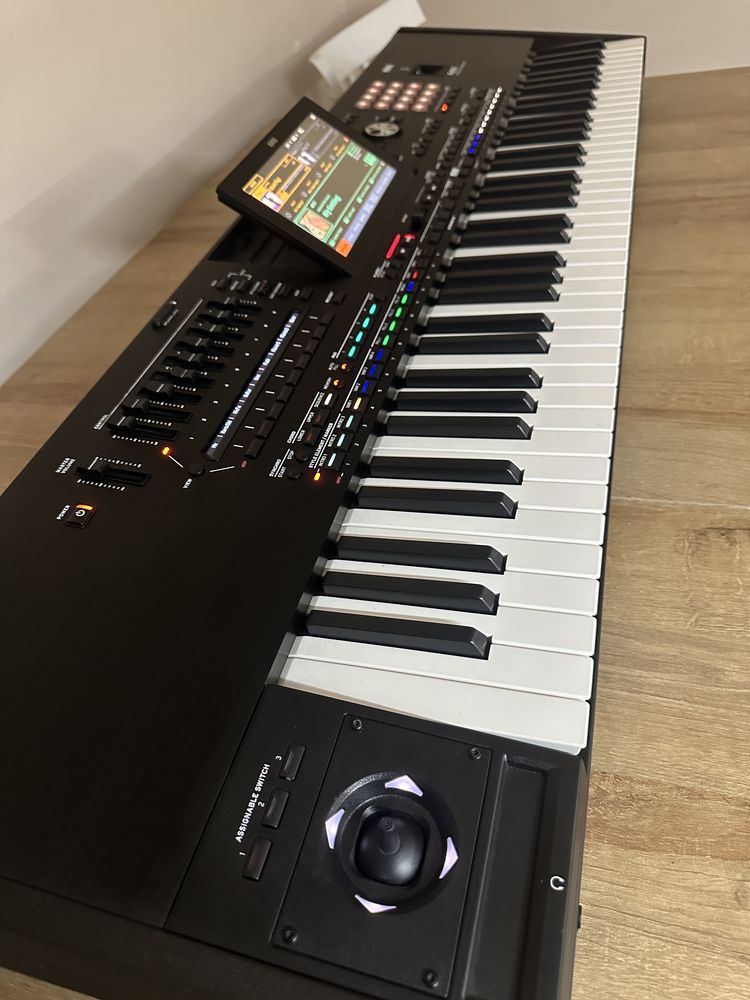 Korg PA80 синтезатор