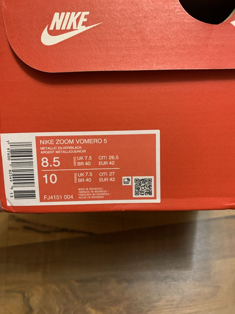 Кросівки NIKE ZOOM VOMERO 5 (FJ4151-004) Оригінал