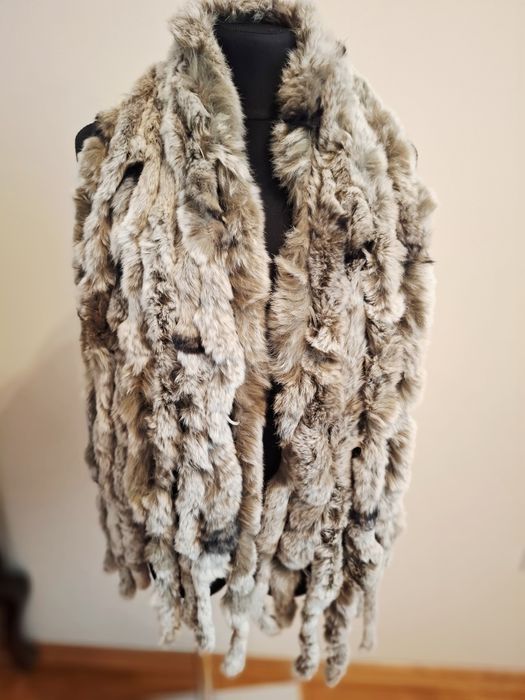 Szal z królika z pięknymi frędzlami