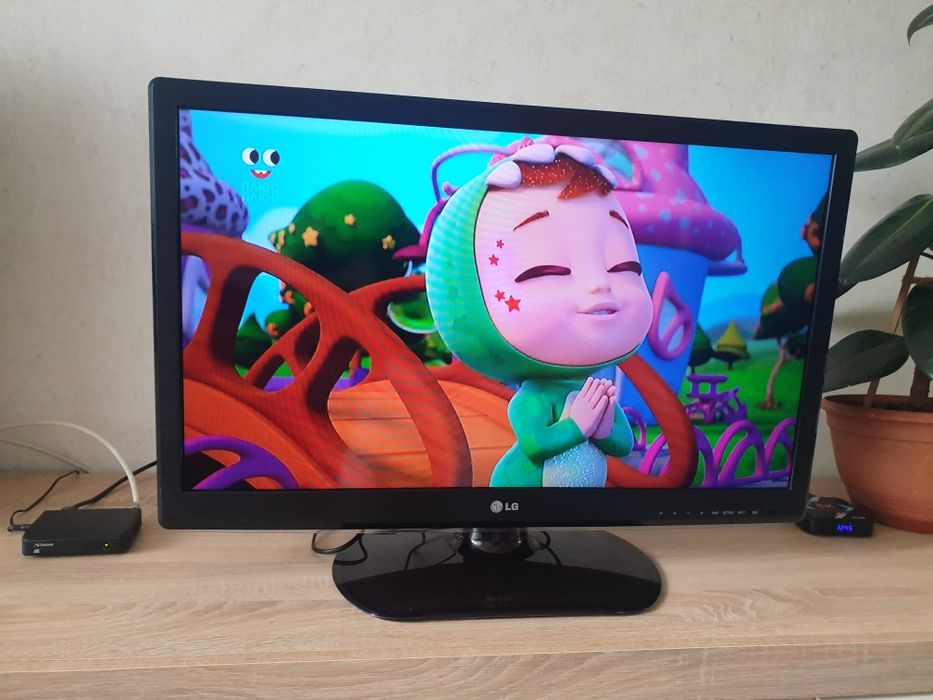 Идеал! Телевизор LG 32" диагональ.