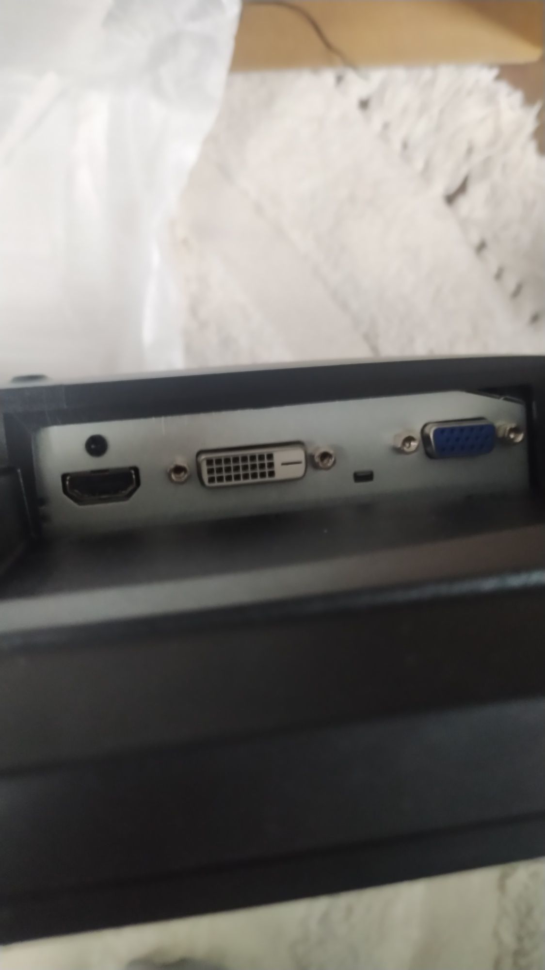 Monitor HP 24o  .