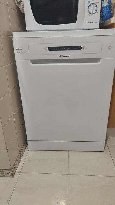 Vendo tudo cama com colchão