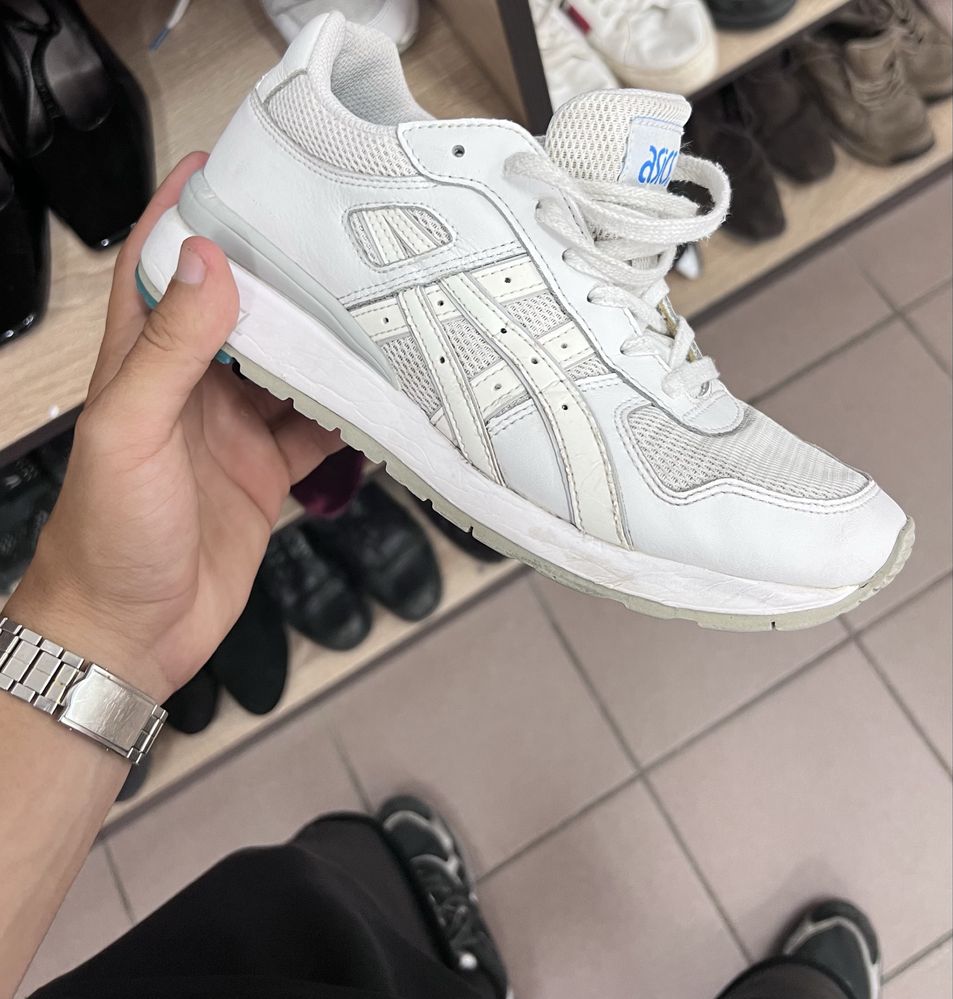 Продам кросівки Asics αGEL (оригінал)