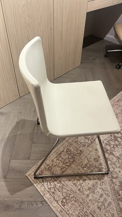 Krzeslo skorazne Bernhard