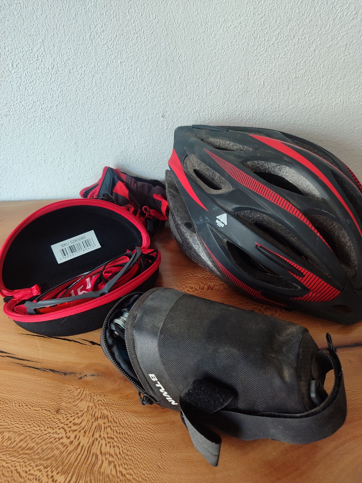 Capacete bicicleta luvas, óculos e kit manutenção
