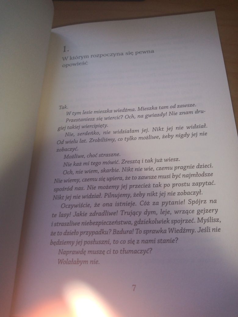 Książka "Dziewczynka, która wypiła księżyc"