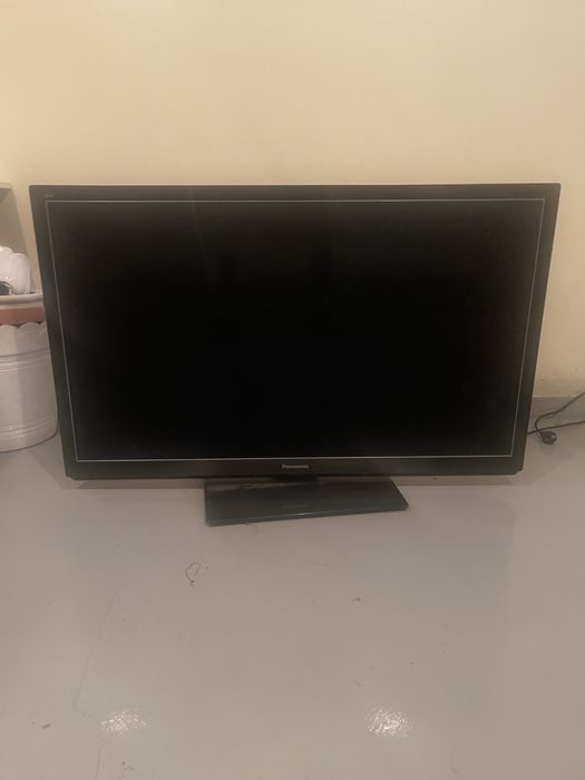 Telewizor płaski Panasonic TX-P46GT30E 46” cali na części zbity ekran