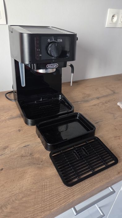 Ekspres kolbowy DELONGHI STILOSA EC 235.BK 1100W