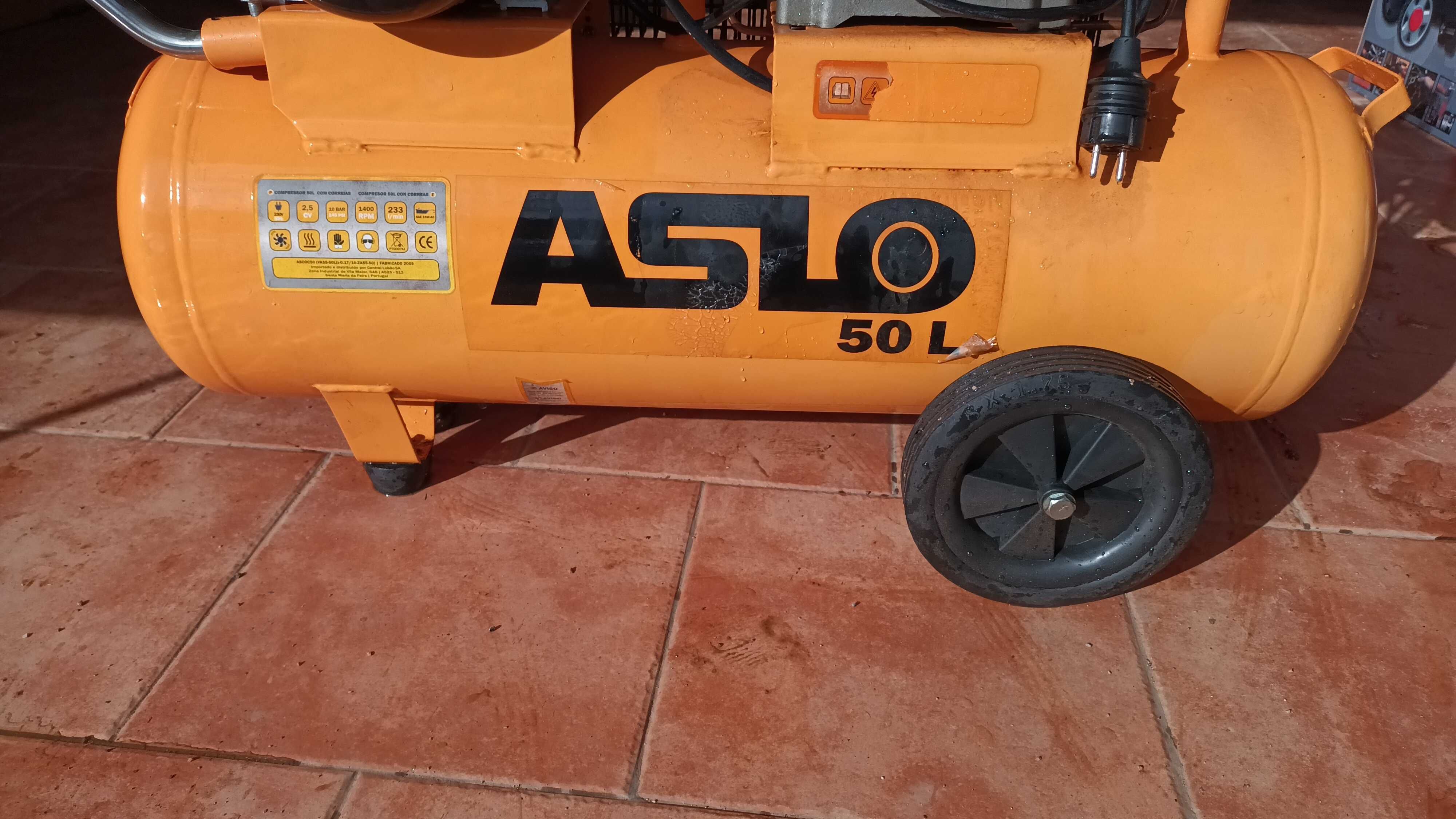 Compressor de 50 litros com correia, 2,5 Hp e 10 Bares