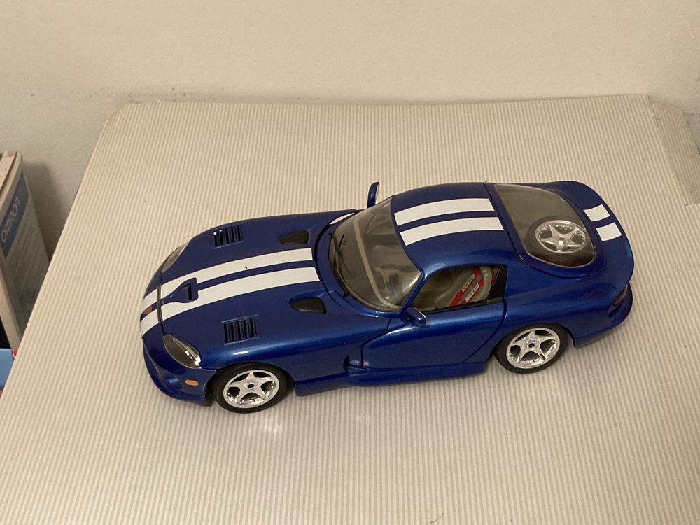 Miniatura Dodge Viper Burago 1:18