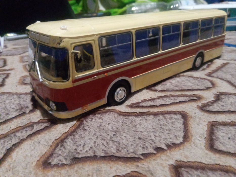 Автобусы разные лиаз,лаз,паз...