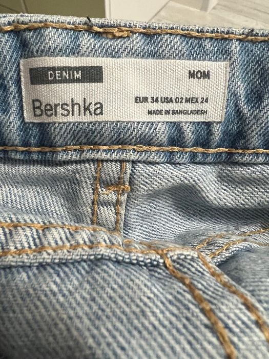 Spodnie jeansowe, Bershka rozmiar 34.