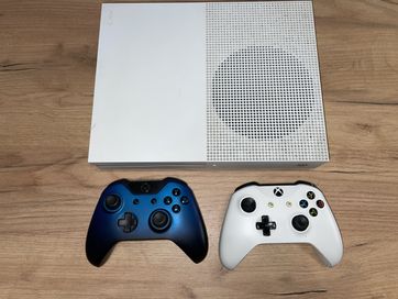 Xbox One S 500 GB 2 Pady Pelne Okablowanie Bardzo Dobry Stan