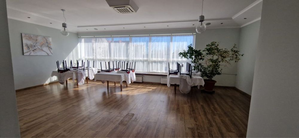 Wynajem lokalu usługowo-handlowego centrum Janikowa 600 m2