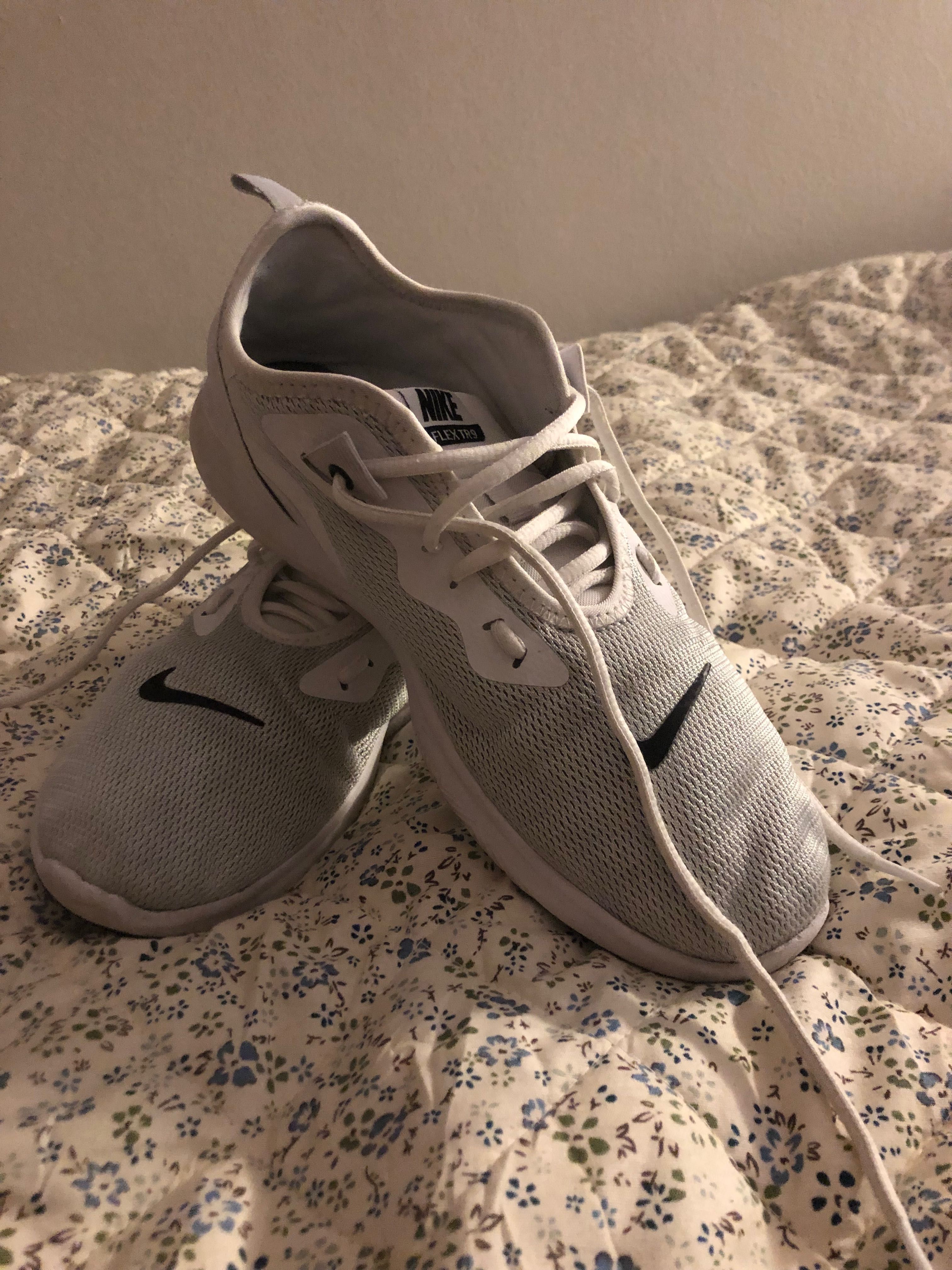 Buty Nike Flex Rozmiar 40,5 Unisex Długość wkładki 26