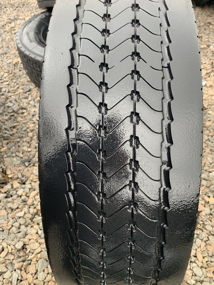 B75. 265/70/19,5 Goodyear Kmax S