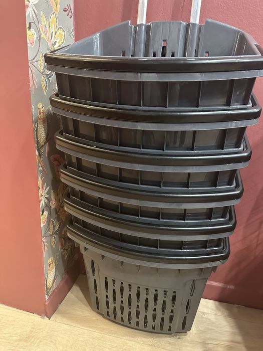 5 sklepowych koszykow 100 za całość