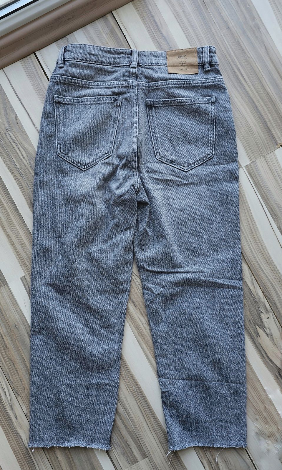 Вкорочені,  трендові джинси