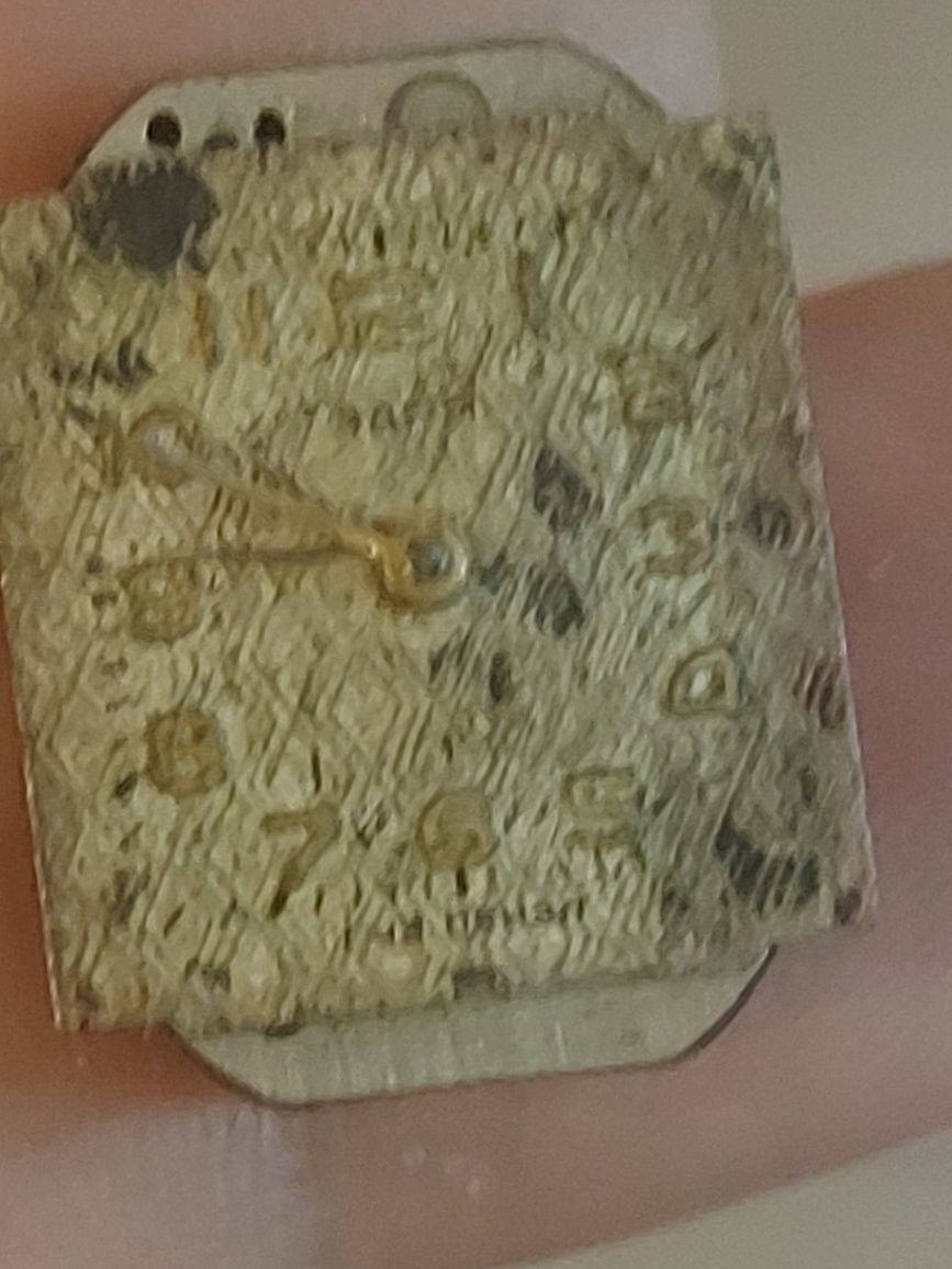 Механизм к часам зоря,часы луч