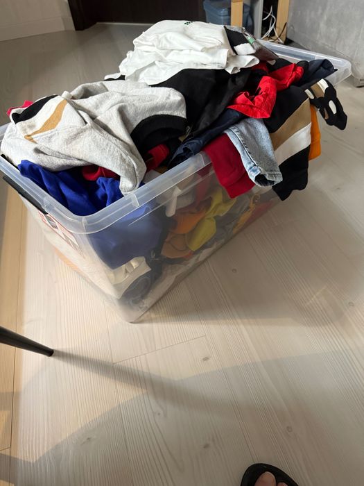 Sprzedam pudło oryginalnych ubrań dla chłopca