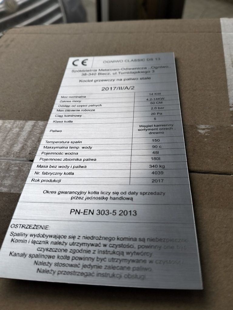 Tabliczka znamionowa pieca wtórnik