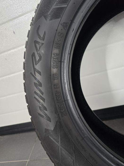 2023 Opony zimowe 2 sztuki 205/60/R16 Vredestein Wintrac