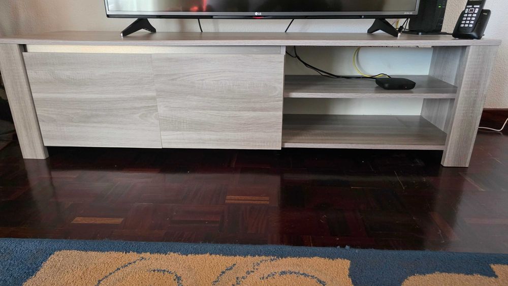 Móvel TV em ótimo estado