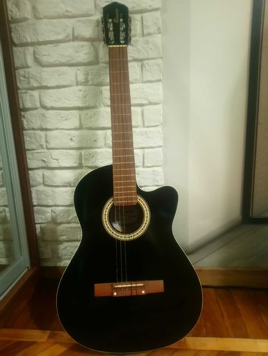 Продам гітару Renome у гарному стані