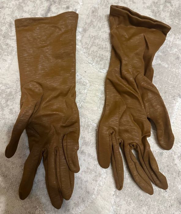 Бежевые женские перчатки