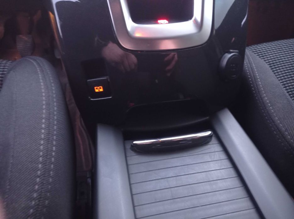 Продам Пежо 5008 2л.HDI