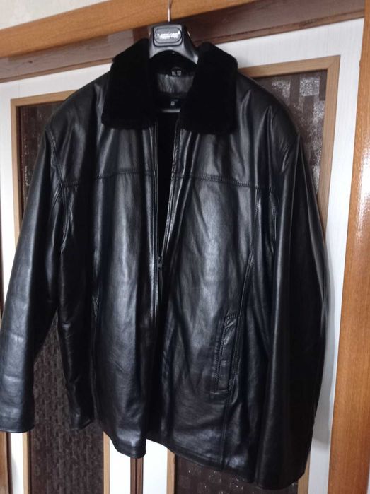 Шкіряна чоловіча куртка