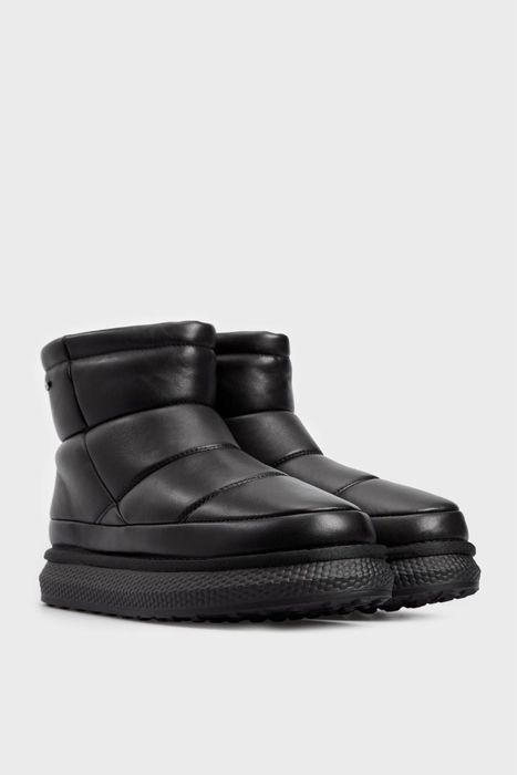 Шкіряні чорні уггі на хутрі