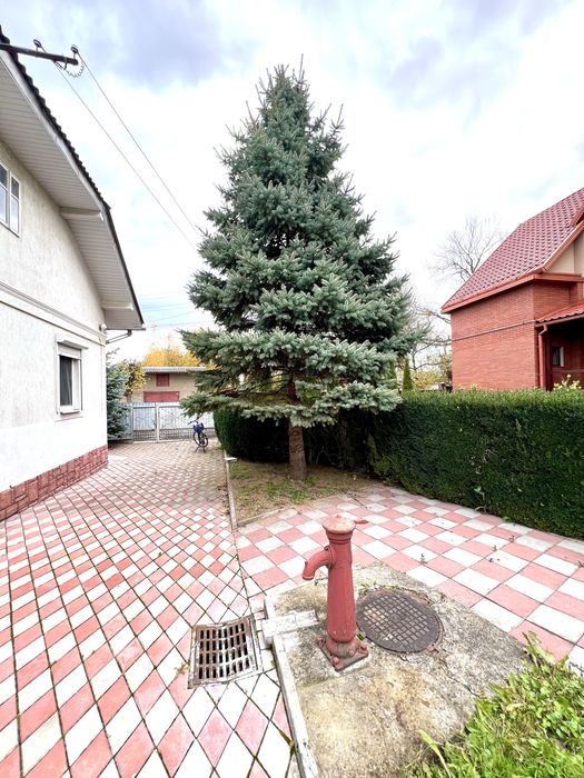 Будинок(центр)260 м², 2 входи, під 2 сім’ї, 10 соток, з пандусом