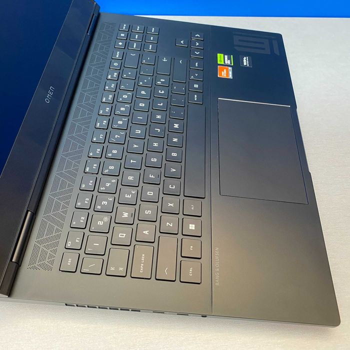 HP Omen 16-XF0000NP - 16.1" FHD (Ryzen 7 7840HS/32GB/1TB SSD/RTX 4060)