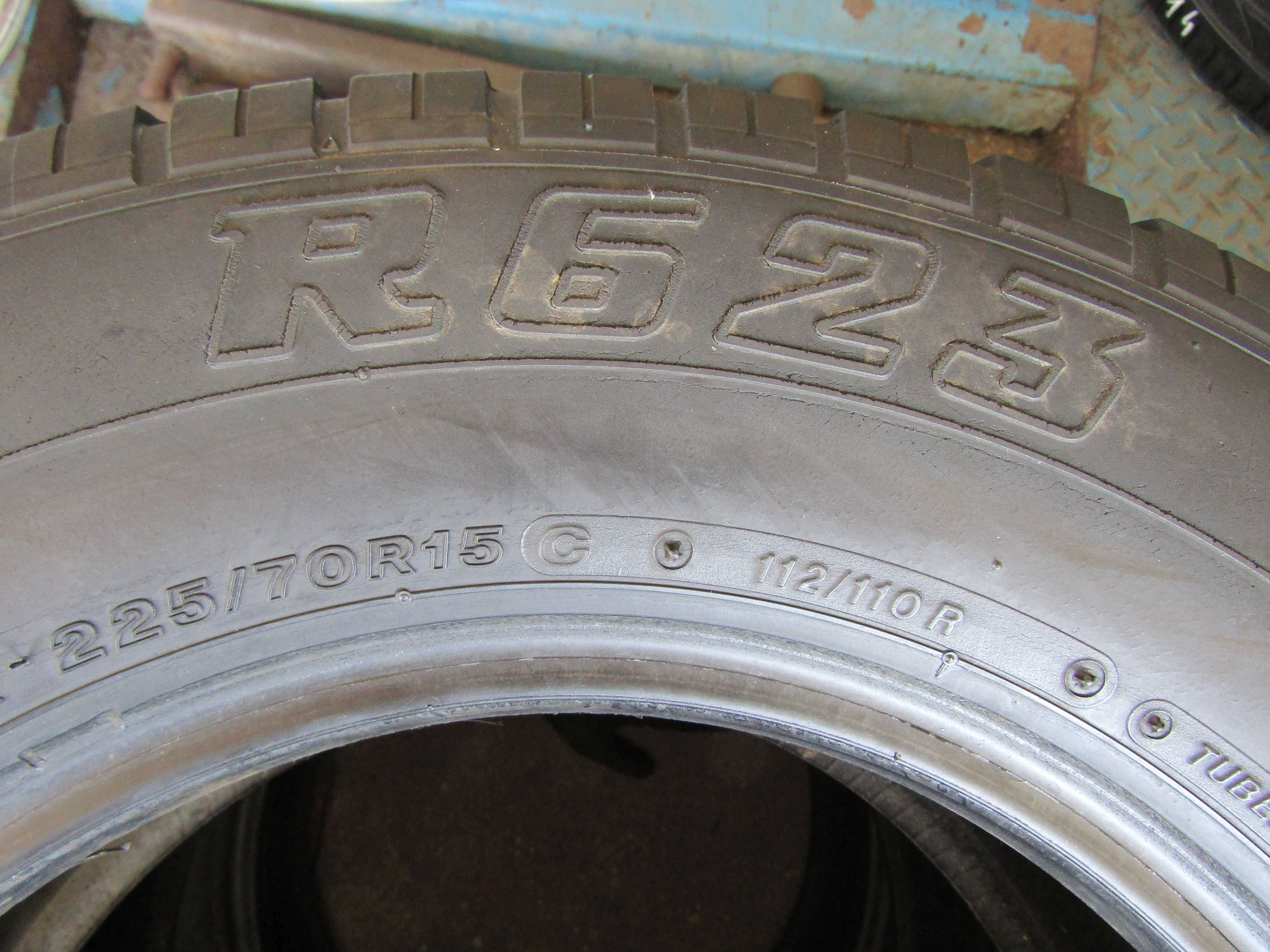 225/70R15C Bridgestone R623 7.5mm 112/110R