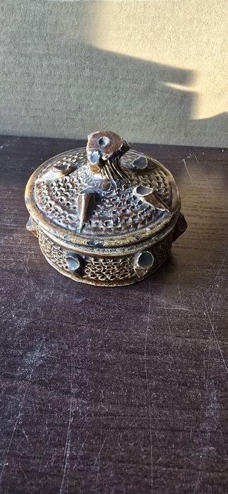 Stara ceramiczna szkatułka