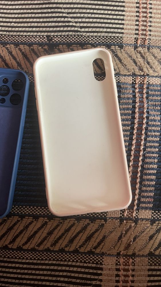 Продам чехлы на айфон xs та 12 про