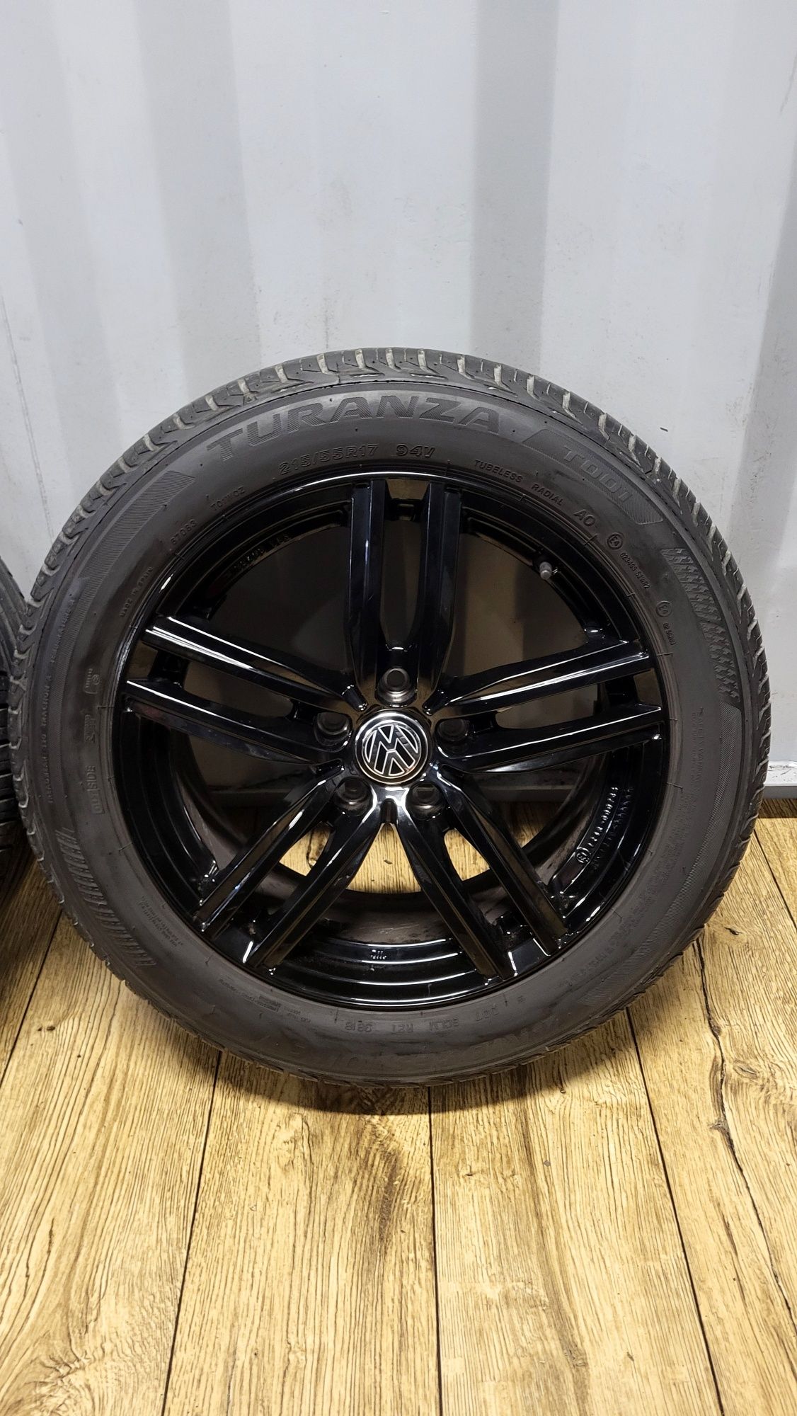 Alufelgi Vw 17" 5x112 z oponami 215/55 R17 Passat B8 B7 Arteon Skoda