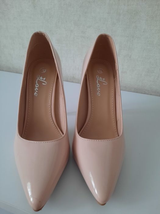 Туфлі / бежеві пудрові туфлі/ туфлі на шпильці