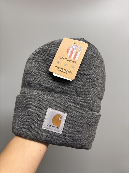Шапка carhartt в сірому кольорі