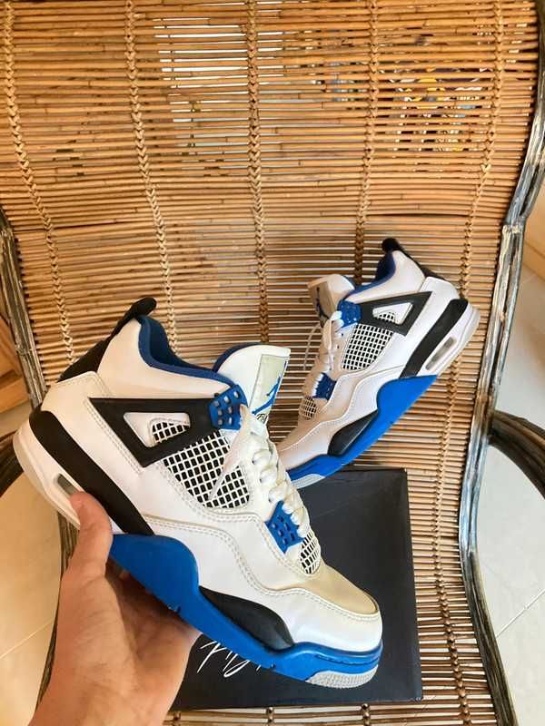 Jordan 4 Retro Motorsports R.43