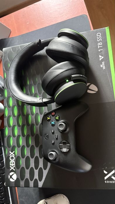 Xbox Series X + Comando + Headset Xbox