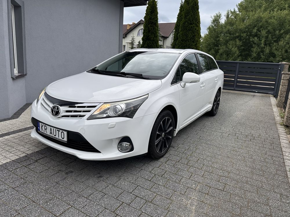 Toyota Avenisi 2.0 D-4D LIFT LED Alu Navi Kamera Klimatronik Tempomat