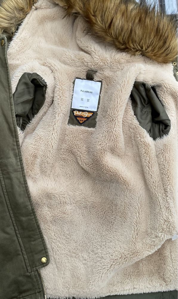 Kurtka khaki z misiem ociepleniem pull and bear XS parka