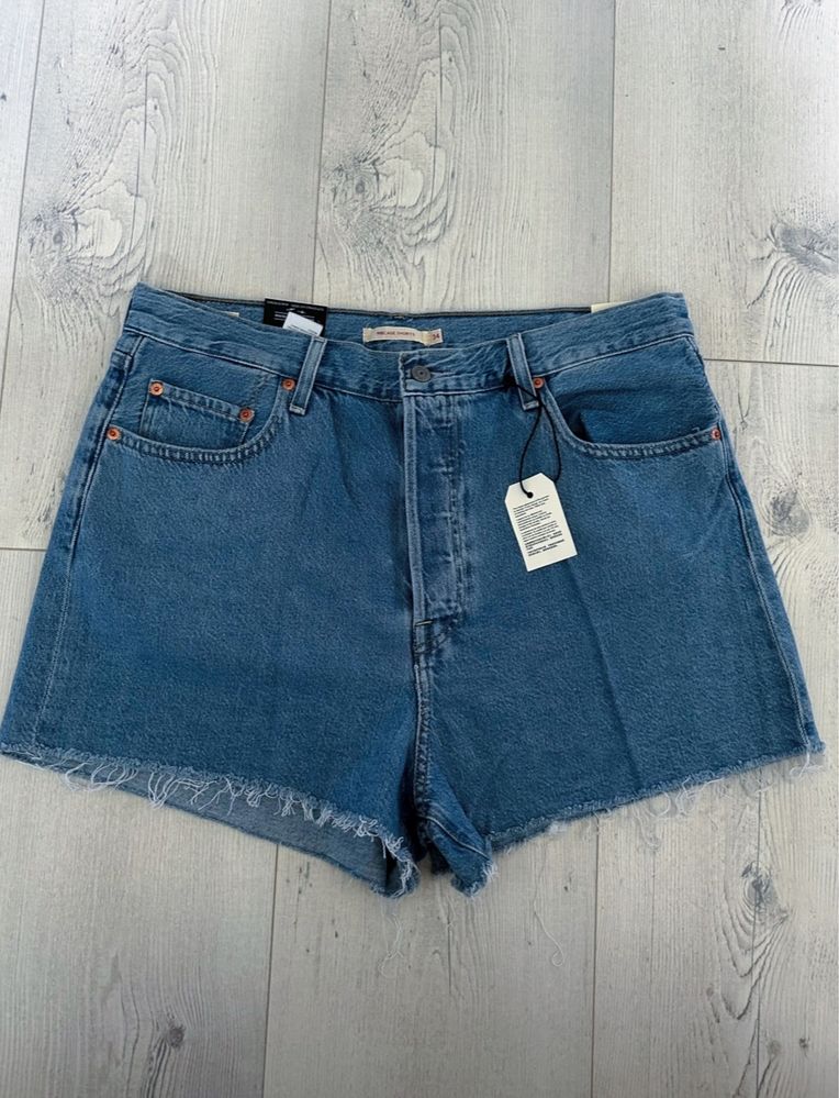 Nowe szoty/spodenki z wysokim stanem Levi’s
