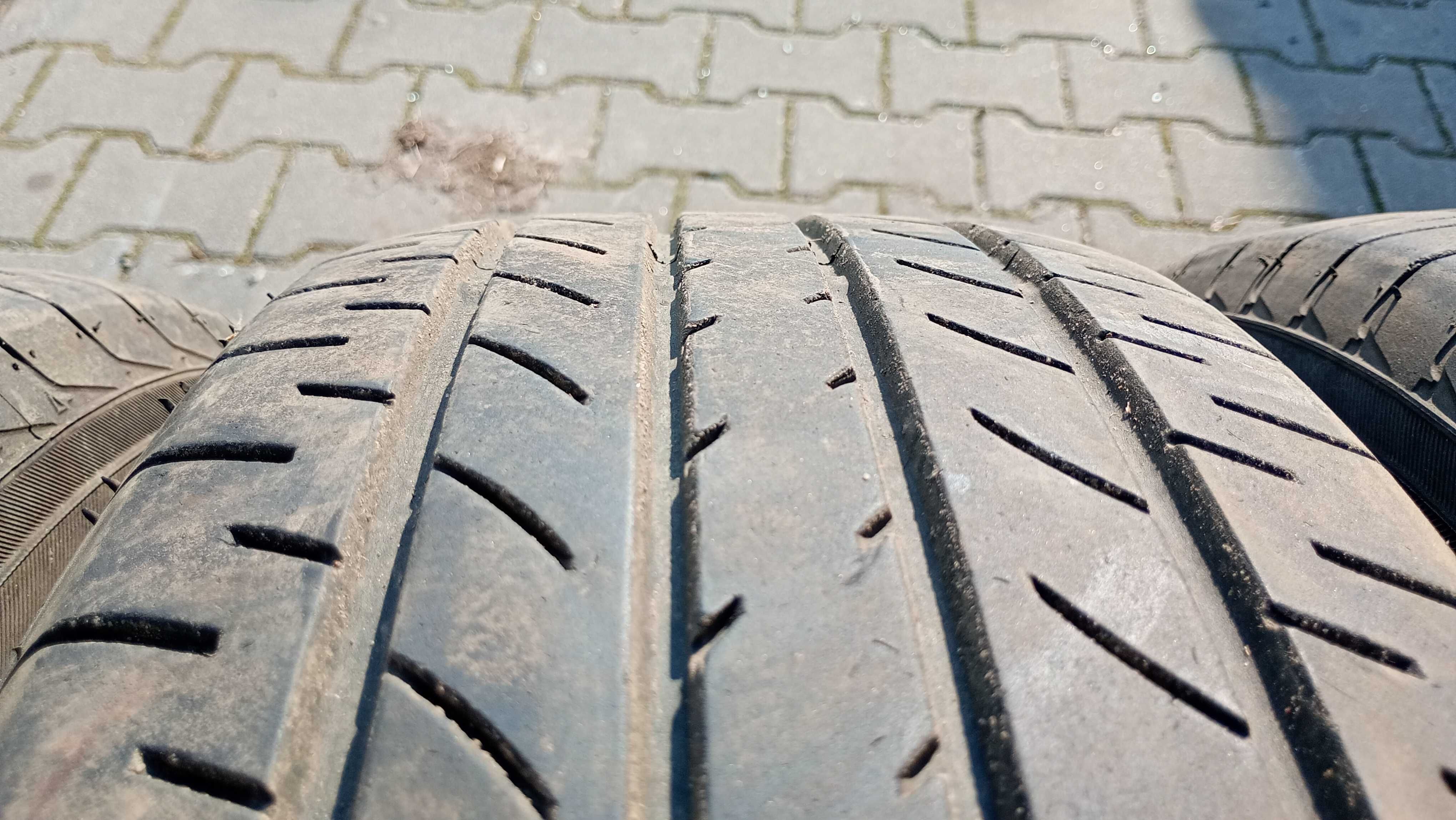 4x 225/60R18 Yokohama Bluearth E51 Lato Używane FV Siedlce
