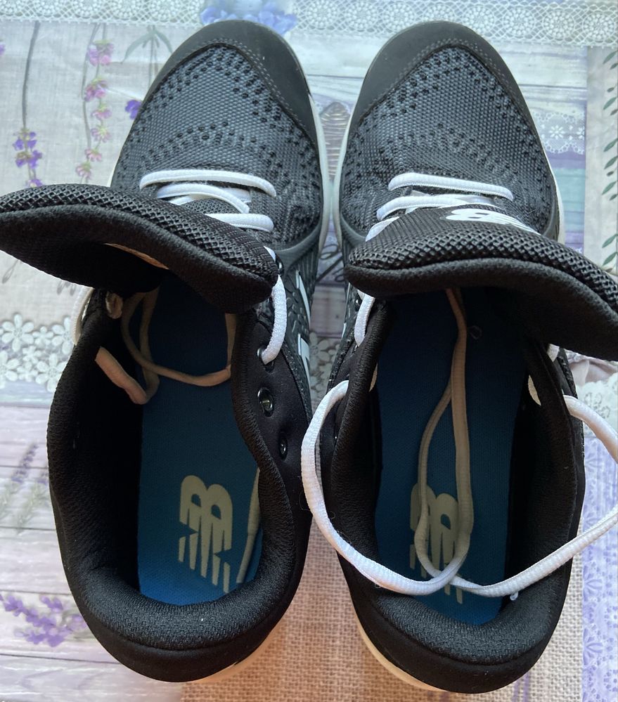Бутси New Balance 42 р.